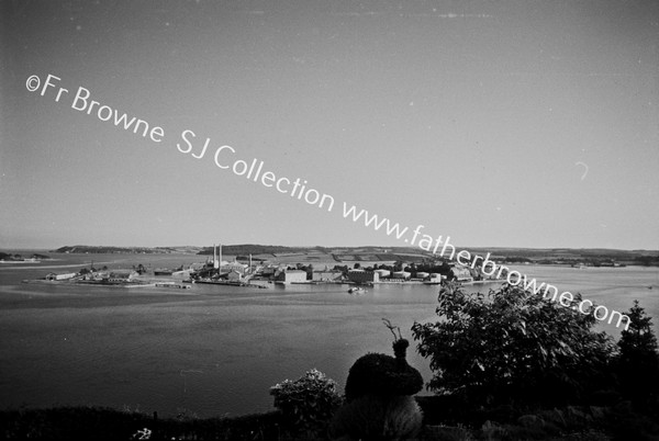 EVENING VIEW OF HAULBOWLINE FROM FORT VILLAS